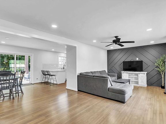 5th image of 606 Dandridge Dr