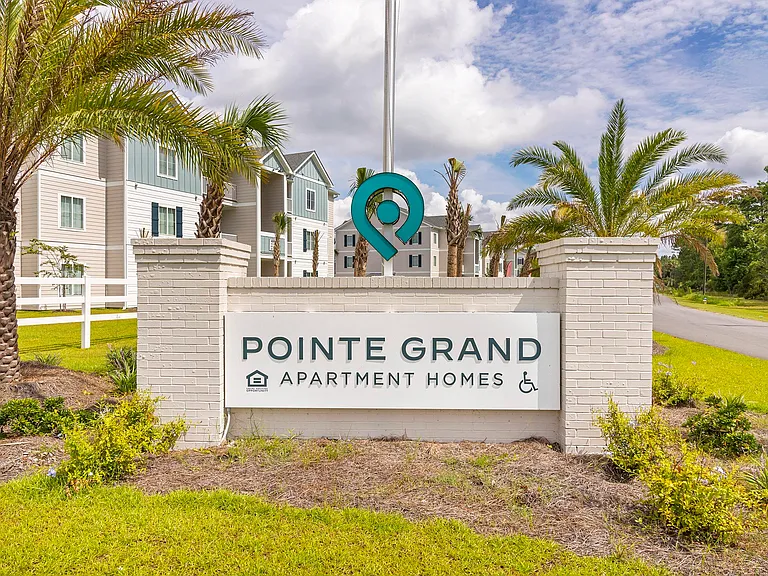The Pointe Grand Apartment Homes — Photo 12
