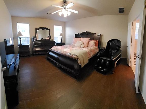 2nd image of 6204 Emilie Ln