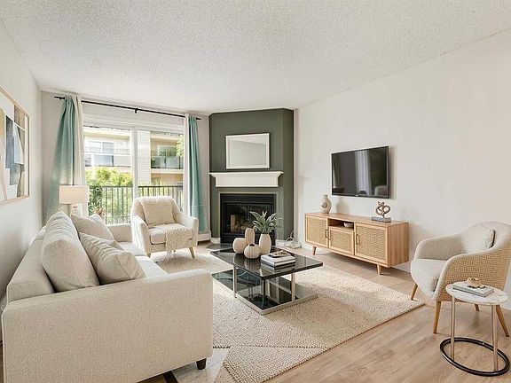 2nd image of 385 NW Patterson Hl SW #4203