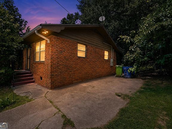 3rd image of 4005 Princeton Pl SW