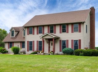 5677 Cedarwood Dr, Lewisburg, OH 45338