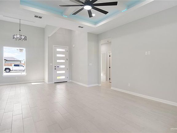 3rd image of 518 Balli Cir