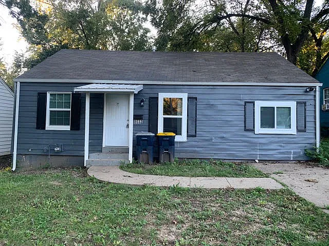 3 bed, 962 sqft, $1,400 — Photo 1