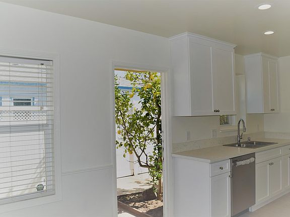 5th image of 1336 Ocean Park Blvd APT C