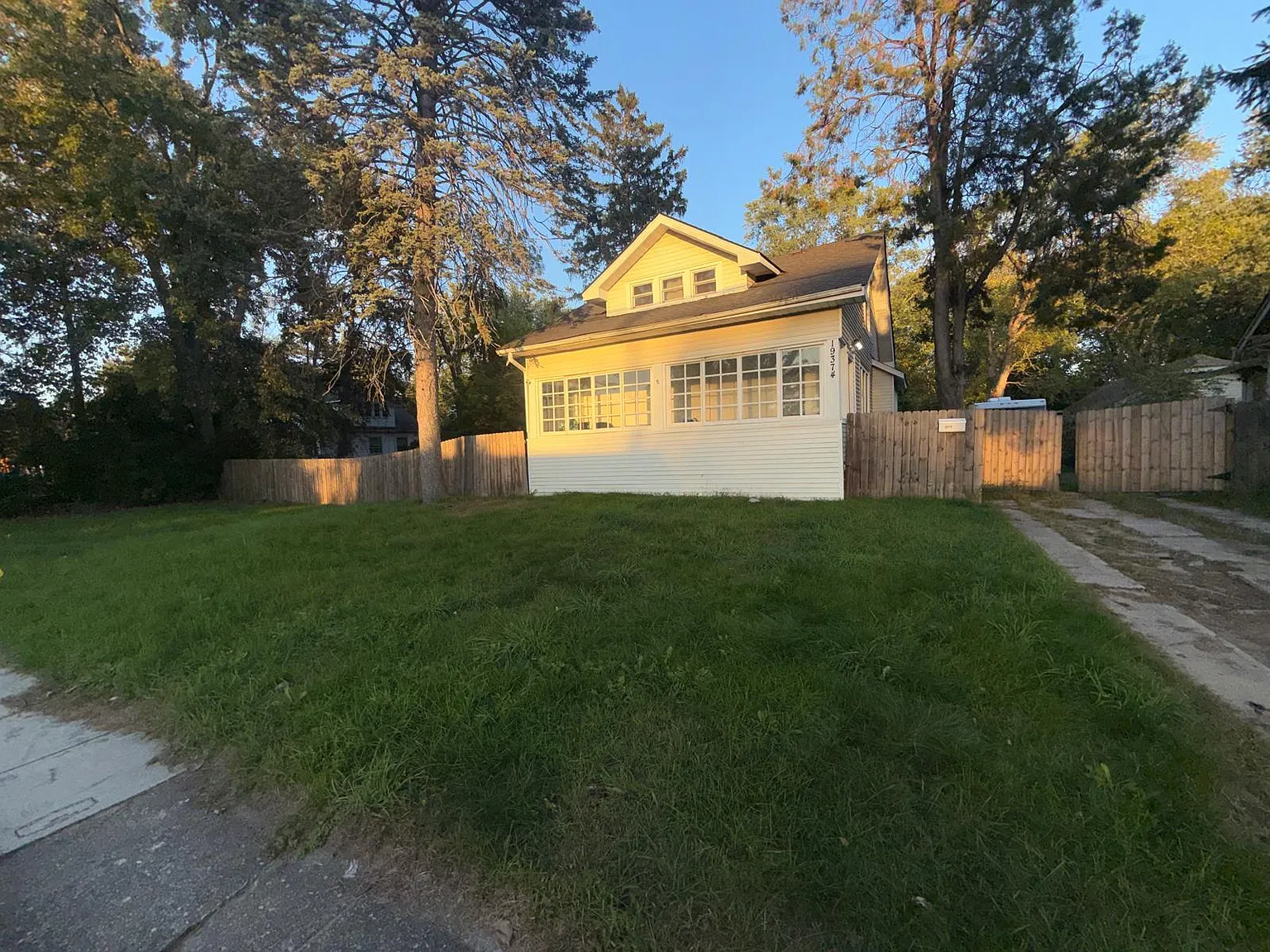3 bed, 1134 sqft, $1,400 — Photo 2