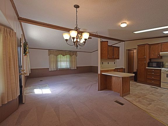5th image of 402 Vista Ln
