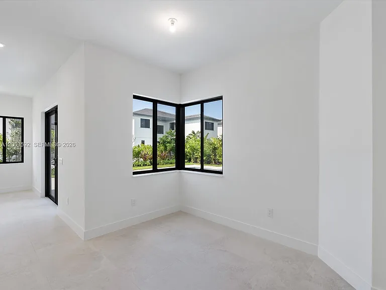 19602 NE 14th Ct — Photo 46