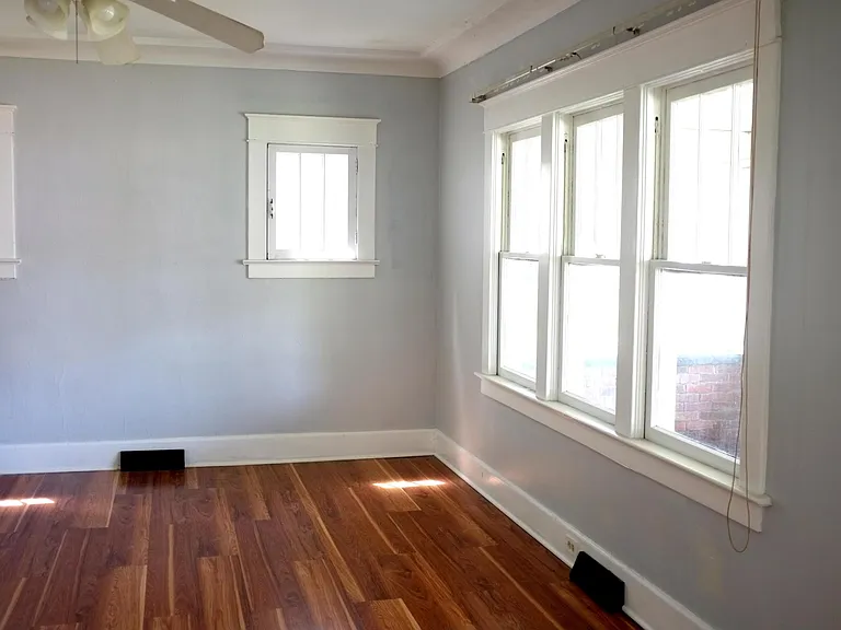 3640 Hazelhurst Ave — Photo 3