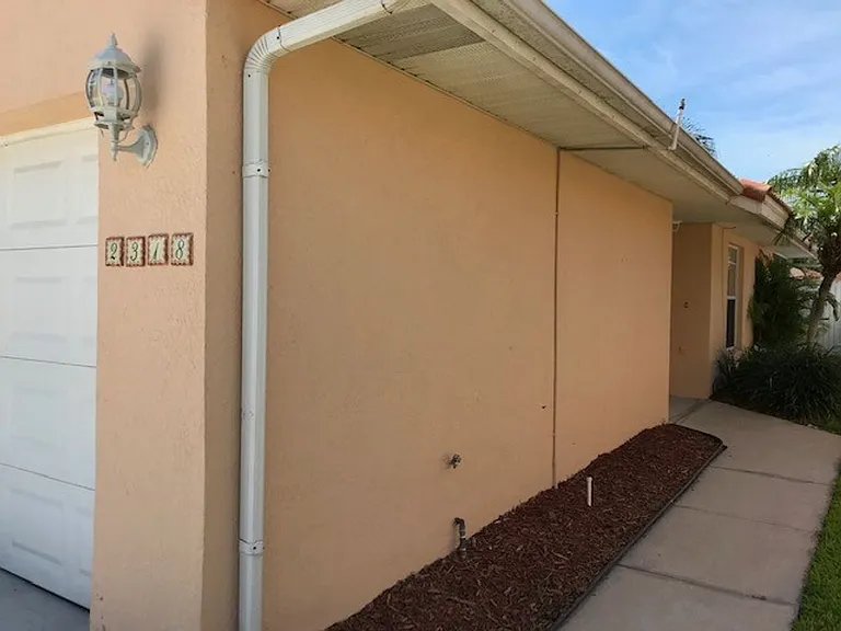 2318 Santa Ana St — Photo 2
