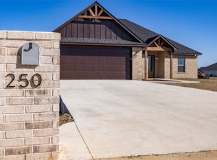 250 Maple Leaf Dr, Durant, OK 74701