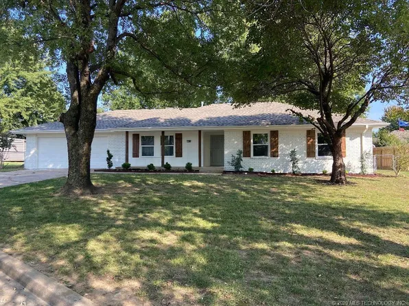 11809 N 104th Ave E, Collinsville, OK 74021