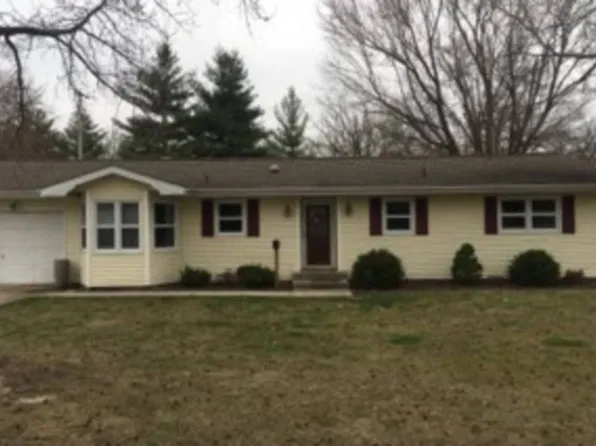 1341 E Nicholas St, Carlinville, IL 62626