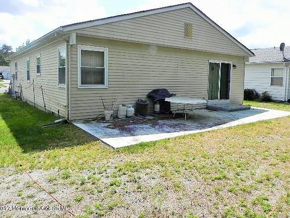 4th image of 140 Prince Charles Dr