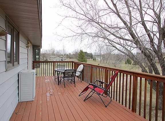 4th image of 813 345th Ln NE