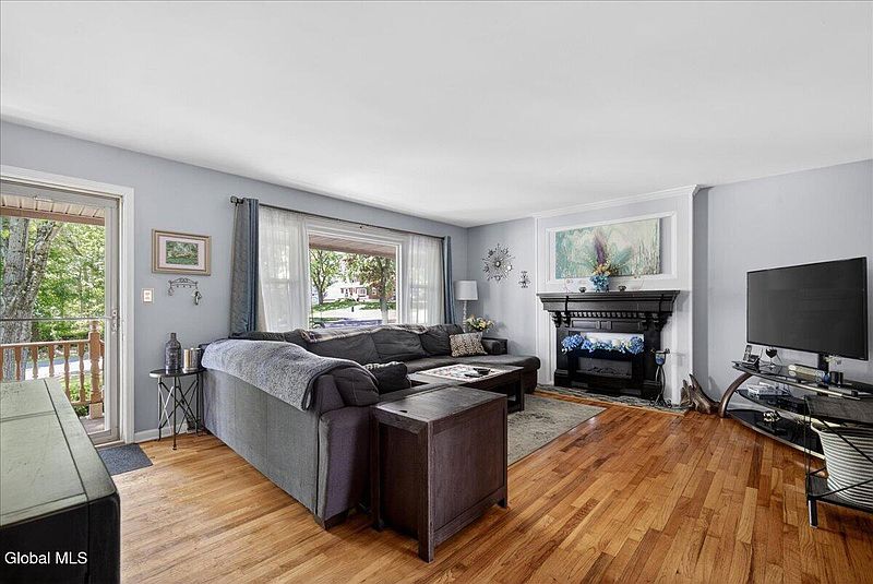 5th image of 798 Westmoreland Drive