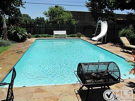 3rd image of 1210 Ashland Dr