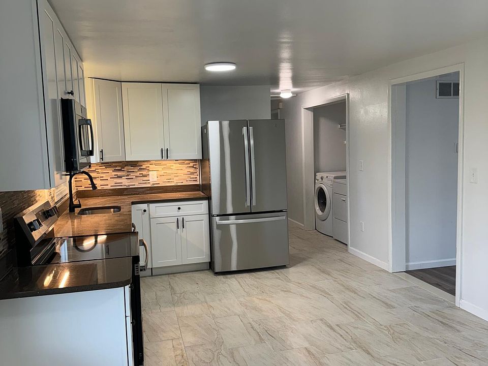 1st image of 439 Lovers Ln