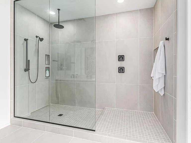 2763 W Apollo Rd — Photo 7