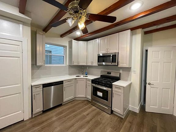 3rd image of 1333 W Porter St Floor 2