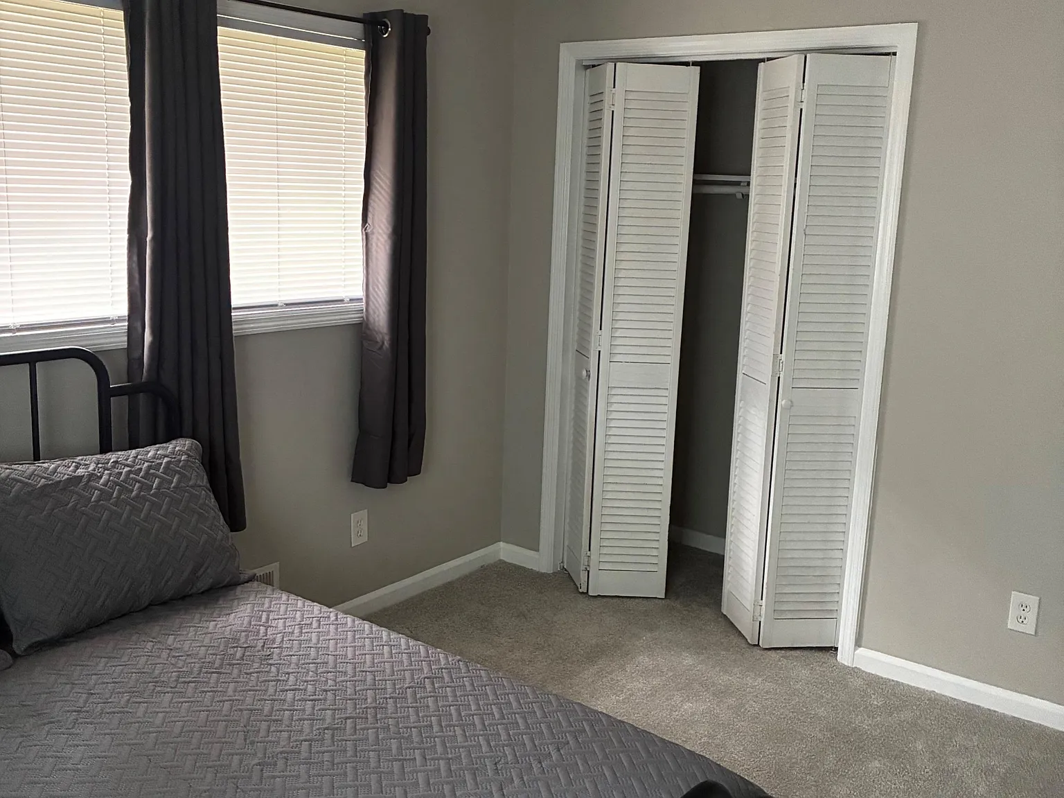 4 bed, 3.0 bath, 2300 sqft, $776 — Photo 1