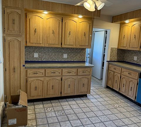 4th image of 98 Maplewood Ave #1