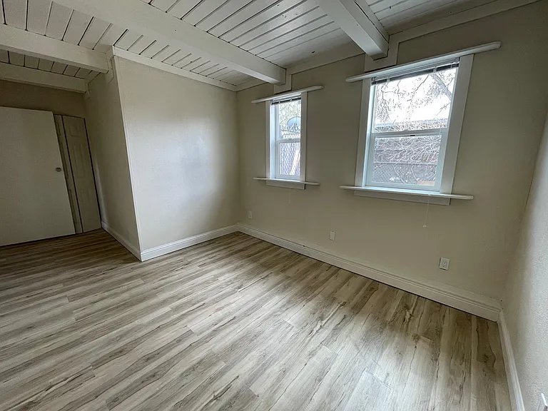 1750 Stratford Dr — Photo 8