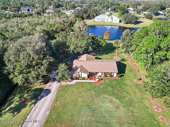 3rd image of 7532 Egret Dr