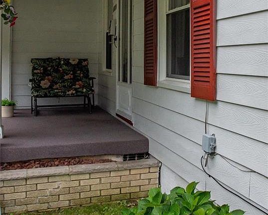 4th image of 929 Glen Way