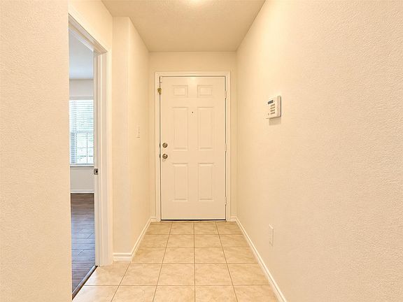 4th image of 2327 San Marcos Dr