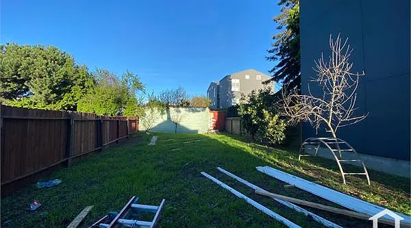3428 Hannah St — Photo 10