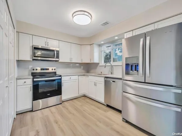 235 Springmeadow Drive #G, Holbrook, NY 11741