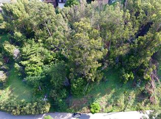 Scout Rd, Oakland, CA 94611