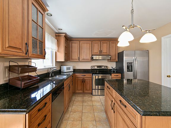 3rd image of 468 Bethany Ct