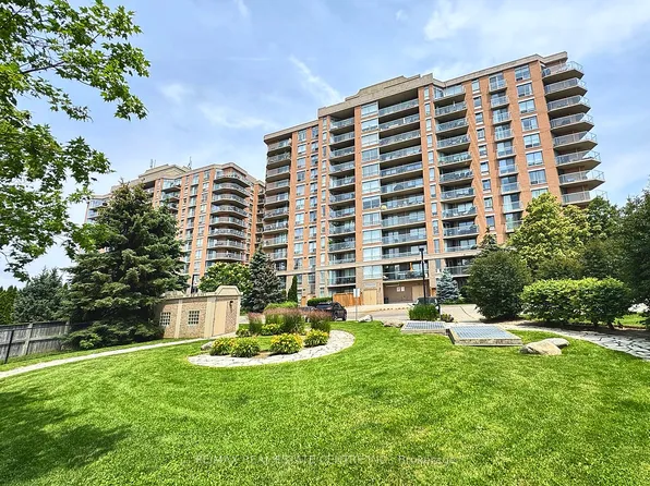 1140 Parkwest Pl #302, Mississauga, ON L5E 3K9