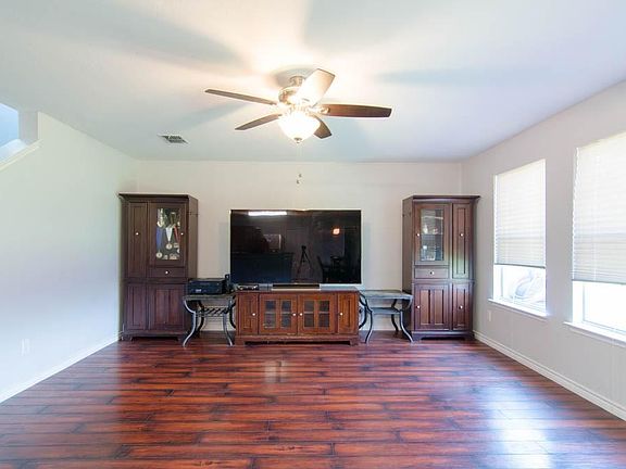 4th image of 2916 Bluffs Ct