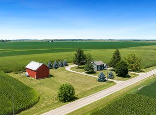 1813 Brooklyn Rd, Ashton, IL 61006