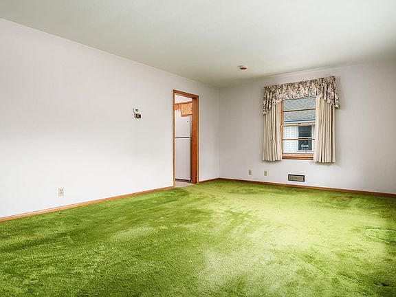3rd image of 2811 Horton St