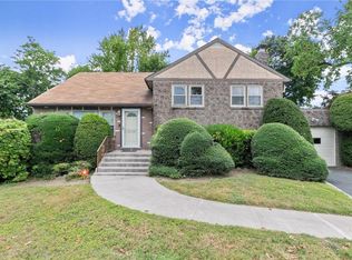 10 Donald Ct, Yonkers, NY 10710