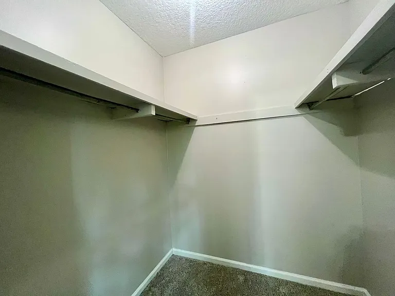 905 Brett Dr #E — Photo 15