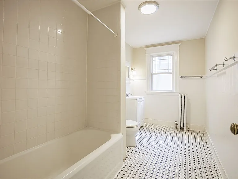 326 Barrington St #2 — Photo 32