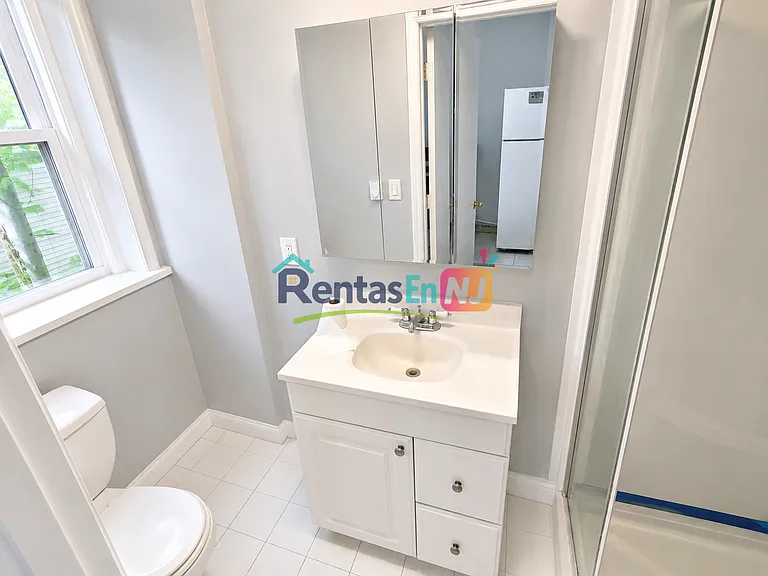 375 Fairmount Ave #8 — Photo 4
