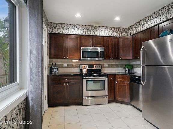 3rd image of 1S216 Ingersoll Ln