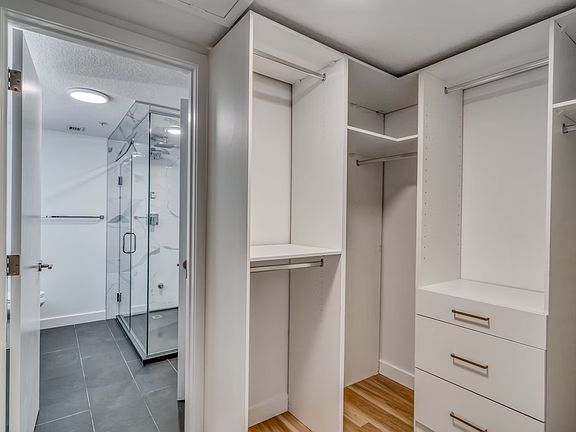 5th image of 2107 34th Ave SW #Penthouse