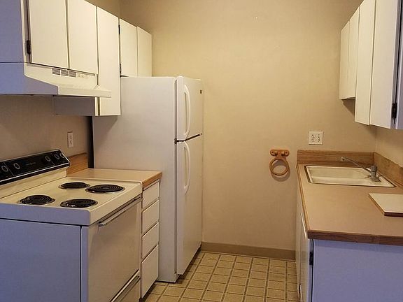 3rd image of 1000 NE 3rd St #16