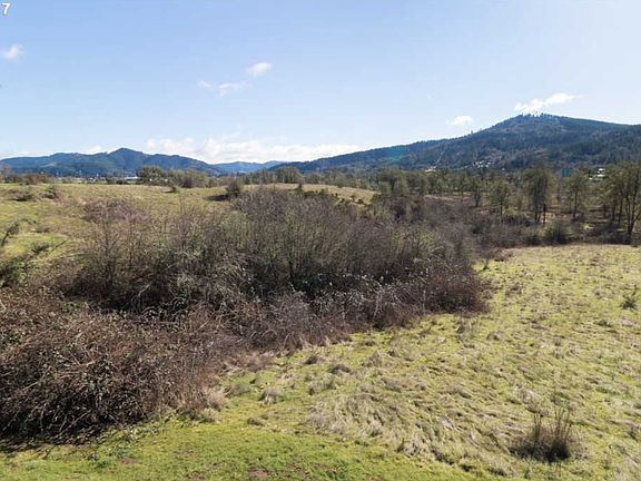 4th image of 821 State Highway 138 W