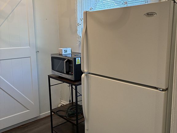 4th image of 303 N Market St #C
