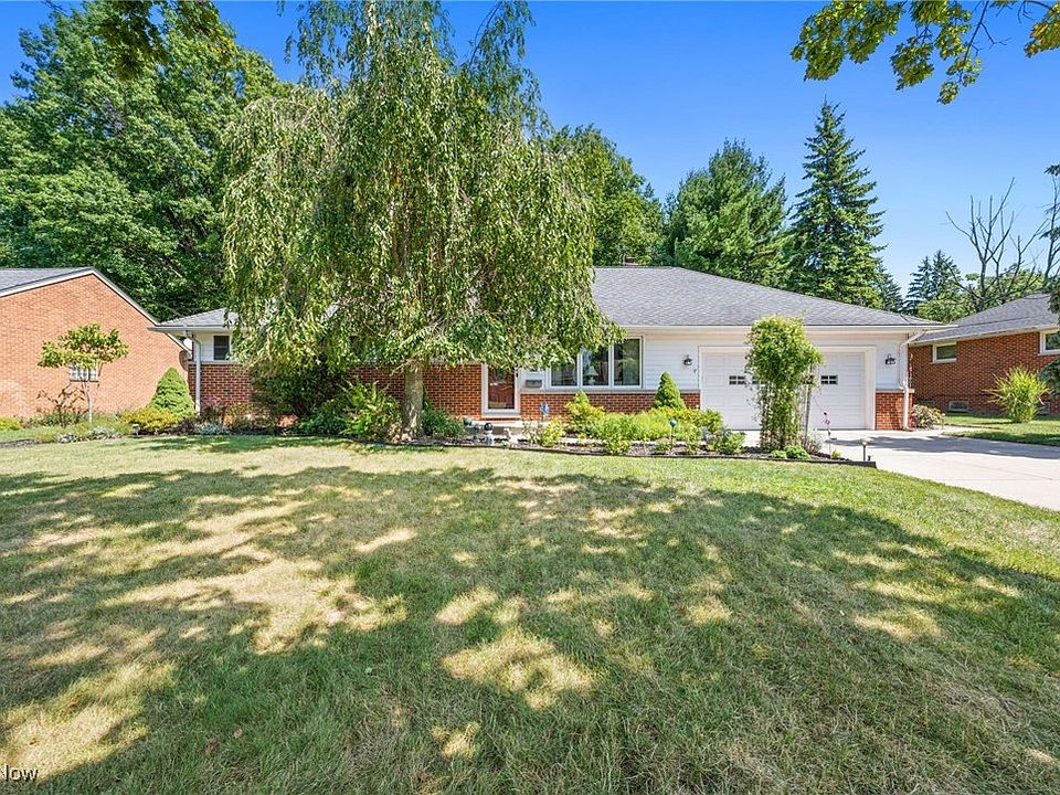 1st image of 449 Hillcrest Dr