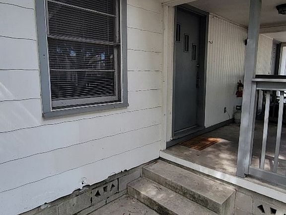 3rd image of 2315 1st Ave N APT 2