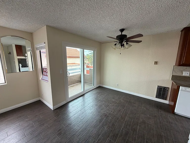 Avenida Las Brisas Apartments — Photo 3